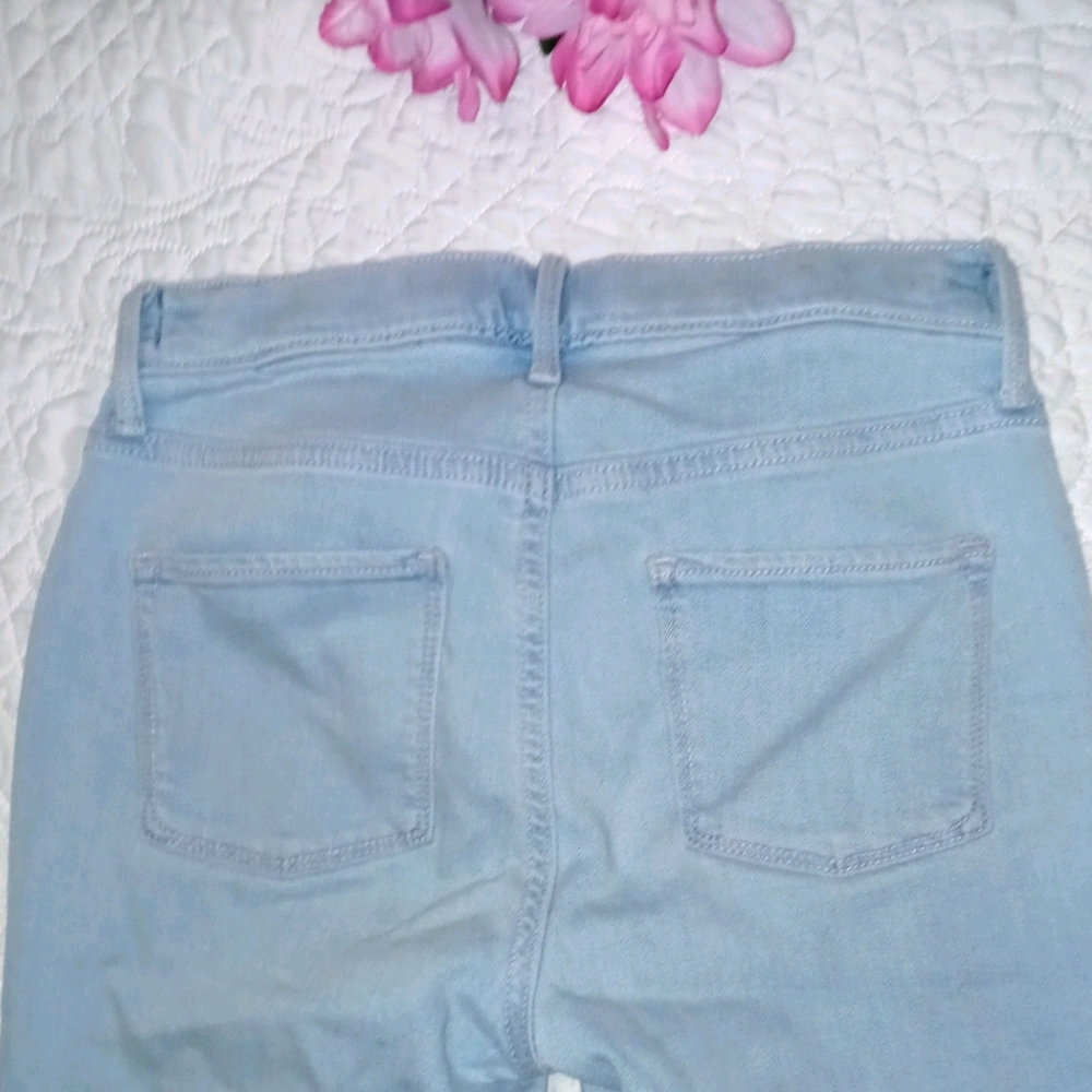 OLD NAVY GIRL SIZE 14 DESTROYED DENIM SHORTS - Picture 3 of 6